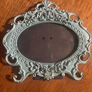 Oval Picture Frame with Rose Details
